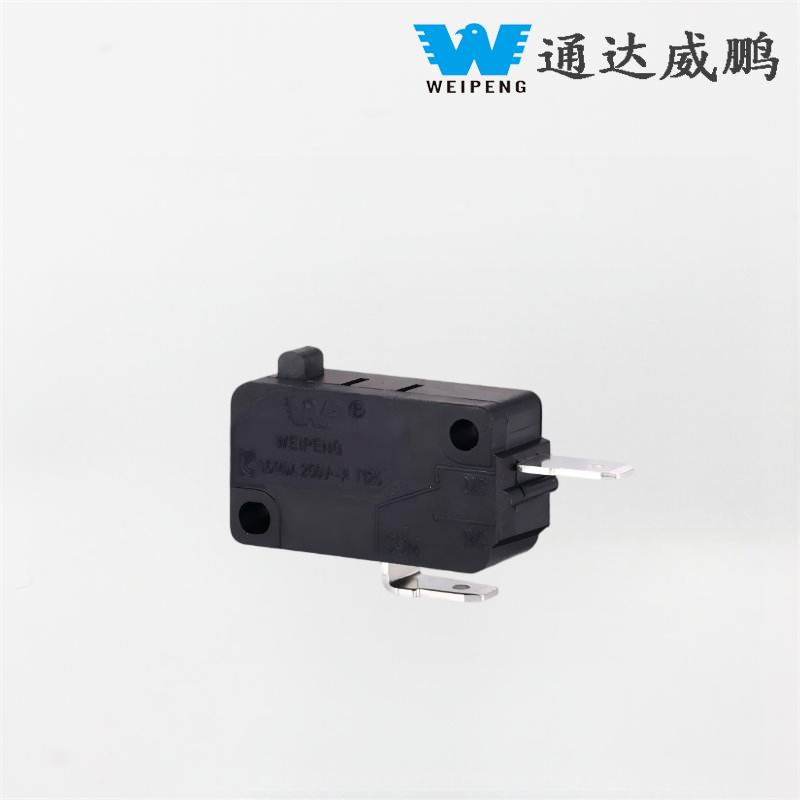 Schwarzer Spielekonsolenschalter mit langem Griff